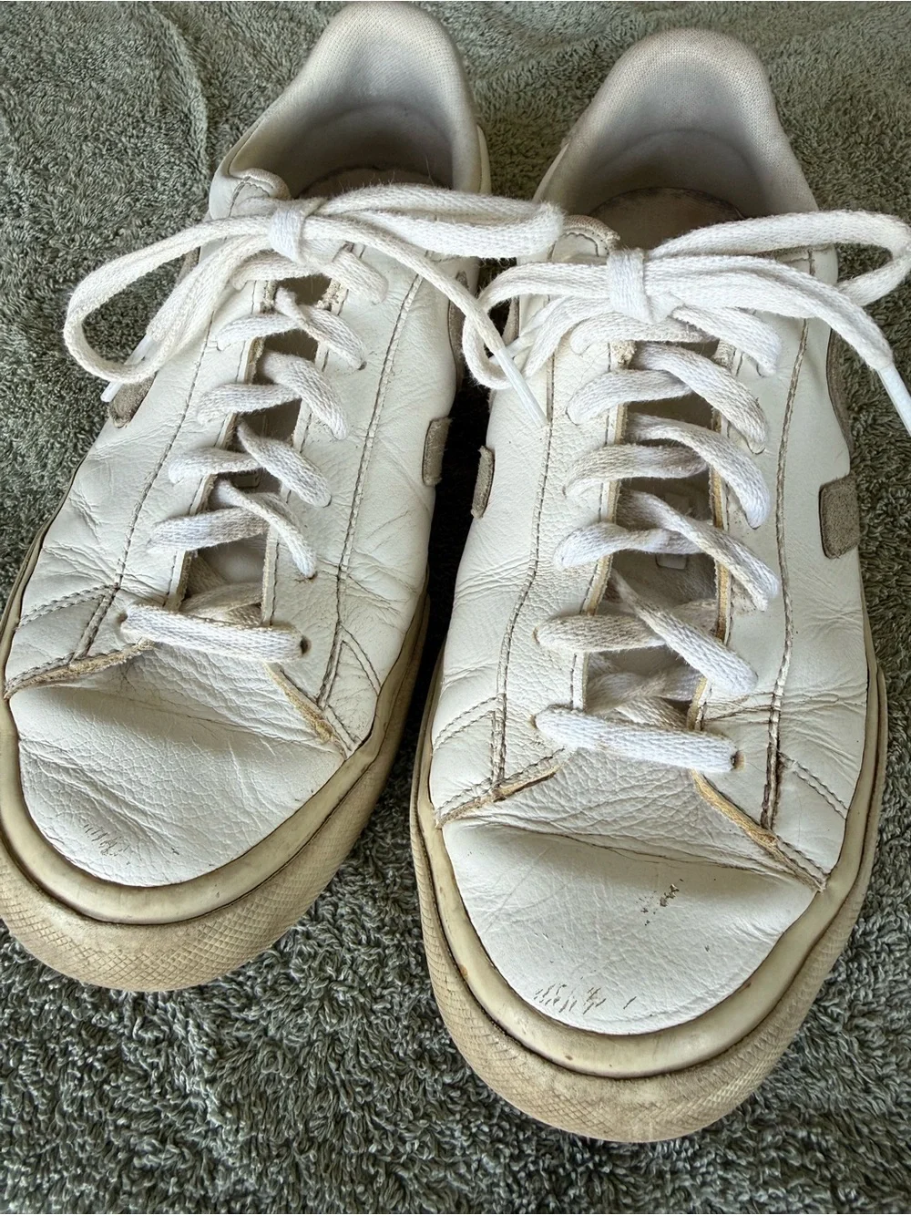 Veja Women's White Leather Sneakers with Beige Accents Size 8